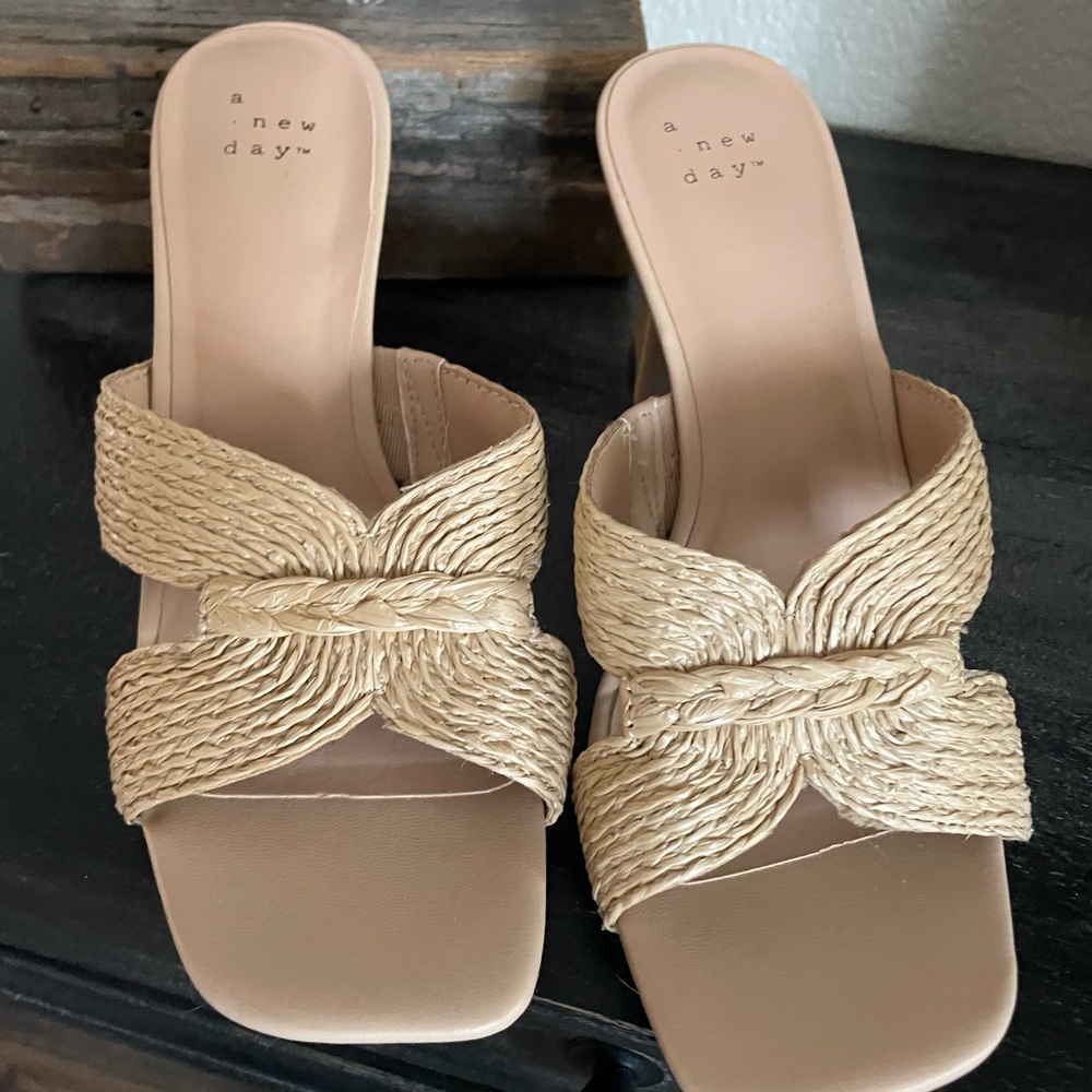 A New Day Women's Tan Woven Slide Sandals